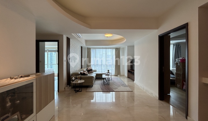 Apartement di pusat kota Jakarta, dengan private lift, selangkah ke area Kokas, dekat ke st. Tebet, sangat strategis!