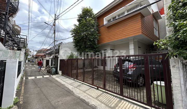 Rumah Tebet Modern Style 2 lt Siap Huni
