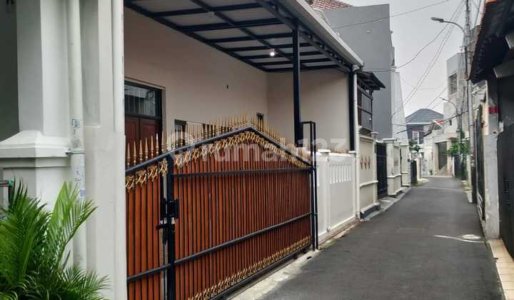 Rumah siap huni, akses jalan 1 mobil, lingkungan tenang& nyaman untuk hunian, strategis, dekat ke Stasiun Tebet dan Cawang Rumah siap huni, akses jalan 1 mobil, lingkungan tenang& nyaman untuk hunian, strategis, dekat ke Stasiun Tebet dan Cawang