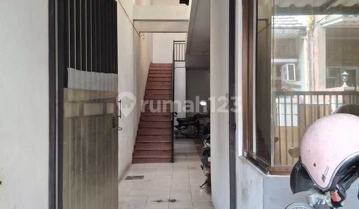 Rumah Kost Tebet, 3 Lantai, 12 Kamar, Selalu Full, Bersih, Nyaman, Akses Mudah, Dekat Public Transport, Bebas Banjir! 2
