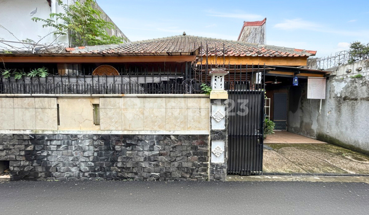 For Sale, Ready-to-Occupy House in Tebet