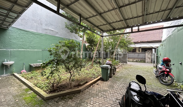 For Sale 2-Story House in Tebet. 2
