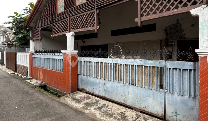 Rumah Hitung Tanah Tebet Dekat Jalan 2 Mobil, Dekat St. Cawang