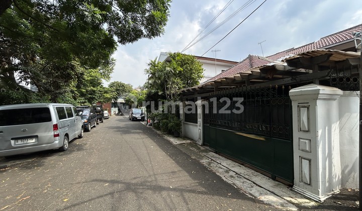 Dijual Rumah Tebet Timur Huk Jalan 2 Mobil