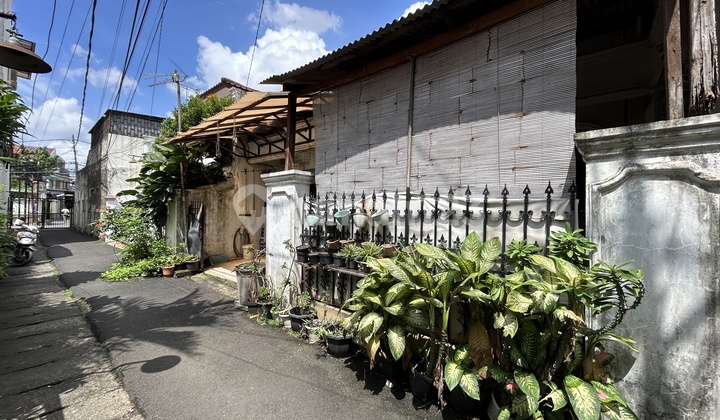 For Sale Land Area House in Tebet Dalam Complex