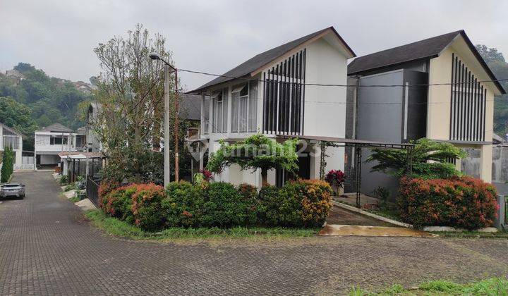 rumah mewah di sayap dago dalam komplek yang sejuk dan asri 1