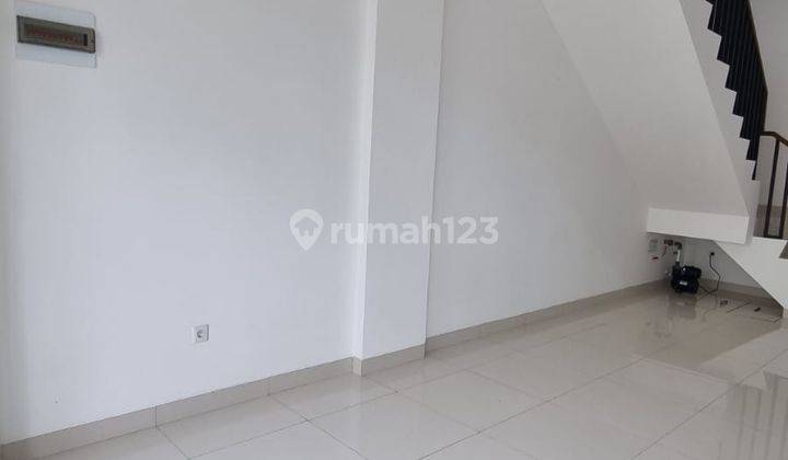 Sewa Ruko Greenwich 3 Lantai Hadap Jalan di Bsd City 2