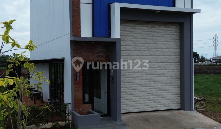 Luxima Bizhub Industrial Warehouse and Office Strategically Located Near PIK 2 Toll Road