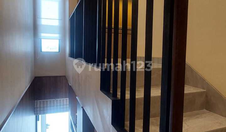 Affordable Minimalist House Near Alam Sutera, Vola at Sutera Rasuna 2