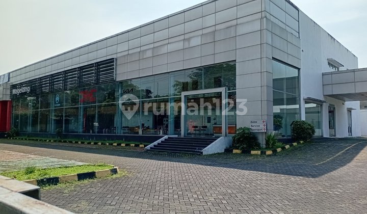 Business Space, 2-Storey SHGB, Former Car Dealer on Jl A Yani, North Magelang
