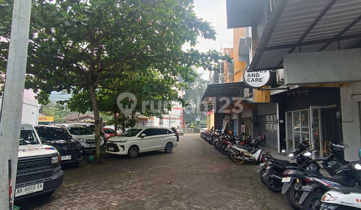 2 Adjacent Shophouses in Mertoyudan City Center 148.0 m² Unfurnished Freehold Title 2