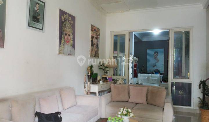 Rumah 3 Lantai Bagus Semi Furnished SHM di Jalan Cempaka Komplek Cempaka Residence Mertoyudan Magelang, Magelang 2