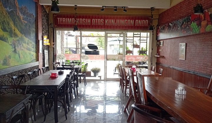 3-Story Shop House Near RST on Jalan Urip Sumoharjo, North Magelang, Magelang 2