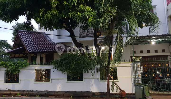 House on Corner Must Sell Fast. Ready to Occupy in Metland. Menteng Cakung. 2