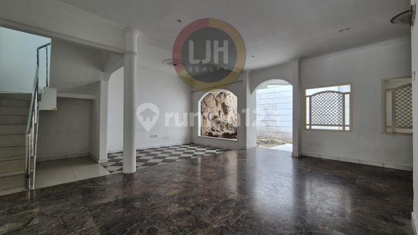 Nice Ready-to-Occupy House in Janur Elok, Kelapa Gading, North Jakarta, Wide Road 2