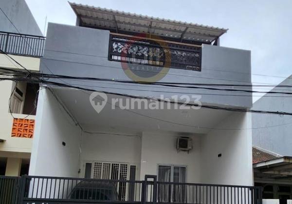 Ready-to-Occupy House in Janur Asri, Kelapa Gading, North Jakarta, Negotiable Price