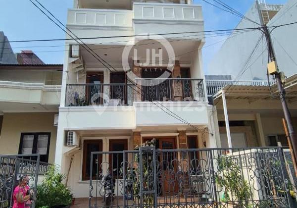 Nice Ready-to-Live House in Kelapa Nias, Kelapa Gading, North Jakarta