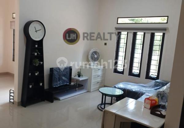 Fully Furnished House for Rent in Gading Elok Barat, Kelapa Gading, North Jakarta 2