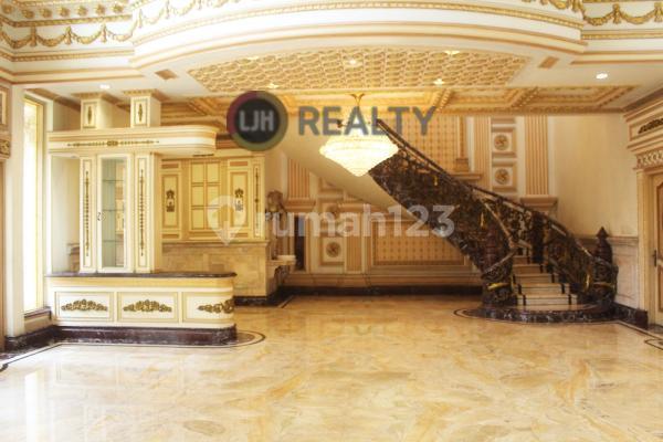 Rumah Super Mewah Desain Klasik di Villa Artha Gading Kelapa Gading Jakarta Utara Rumah Super Mewah Desain Klasik di Villa Artha Gading Kelapa Gading Jakarta Utara