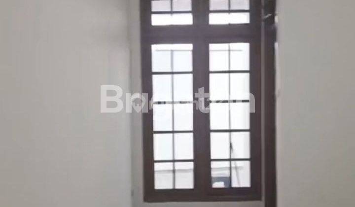 Ruko siap huni 2 Lt di Bratang Gede 2