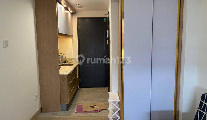 Disewa Apartemen Collins Boulevard Unit Studio Semi Furnished