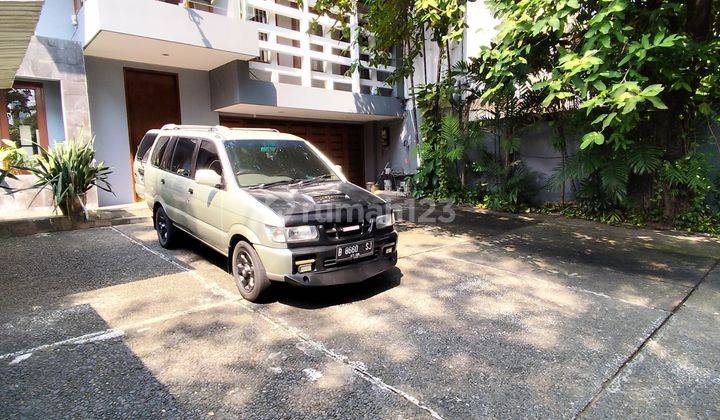 Rumah Asri Dan Parkir Luas Dimenteng, Cocok Untuk Kantor