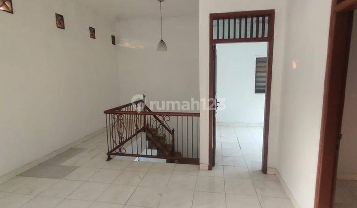 Rumah 1½ Lantai Nyaman Cocok Buat Keluarga Dijakpus 2