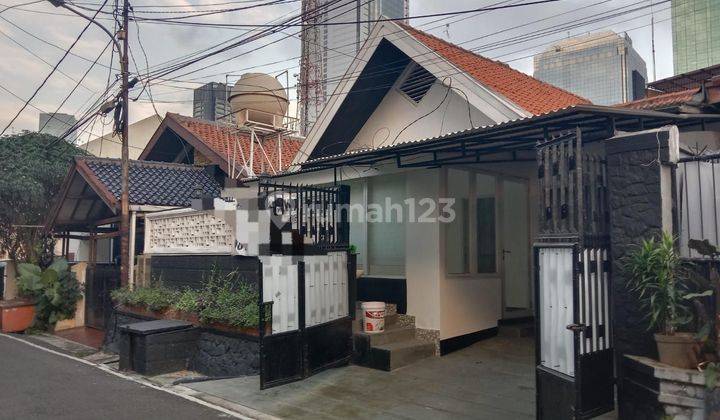 Rumah Kantor Minimalis Lokasi Strategis  1