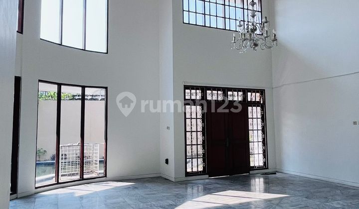 Bisa Buat Kantor, Rumah Dicipete Disewakan. Parkiran Luas 2