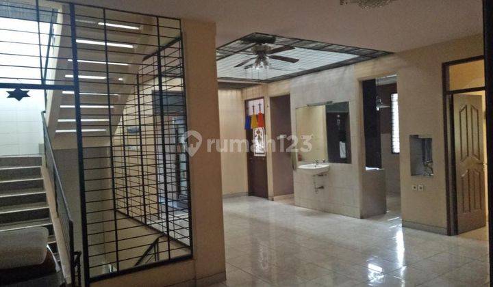 Rumah 3 Lantai Dipasarminggu Cocok Utk Kantor Parkir Luas 2