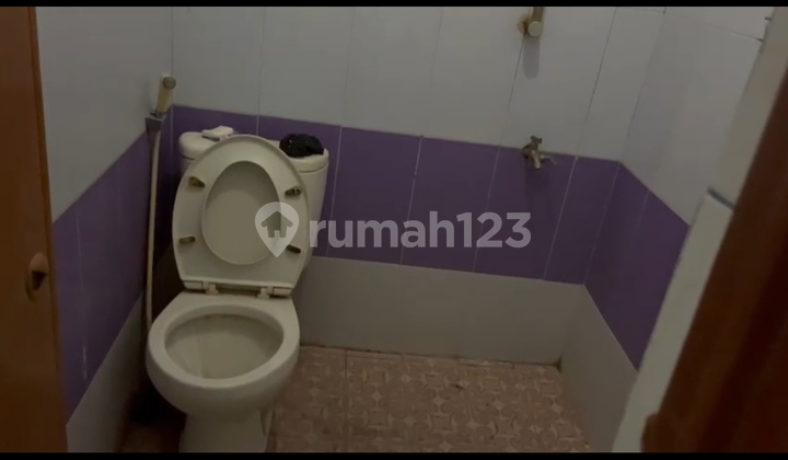 Rumah Samping Jalan Akses Dekat Ke Stasiun Krl Di Tebet Disewakan 2