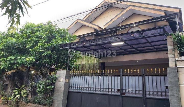 Rumah Bagus Lingkungan Asri Ada Kolam Renang Disewakan/Dijual 1