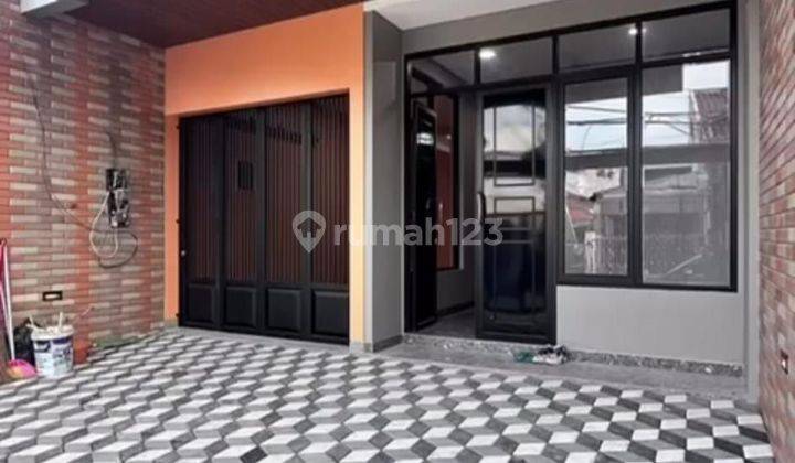 Rumah 3 Lantai Dengan Design Minimalis Modern Ditebet Disewakan 2