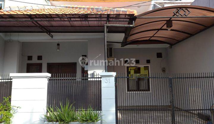 Rumah 1½ Lantai Nyaman Cocok Buat Keluarga Dijakpus 1