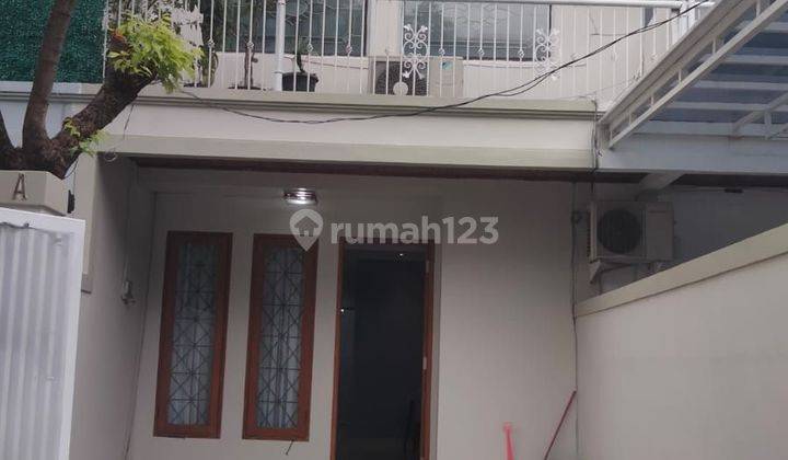 Rumah Modern 3 Lantai Lingkungan Asri Dan Lokasi Senopati