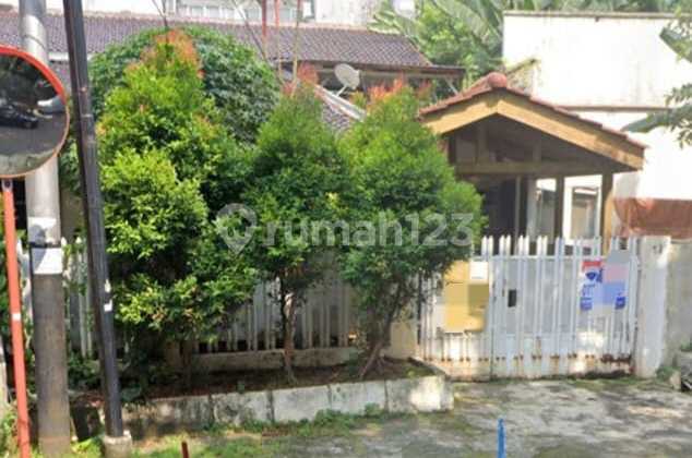 Old House for Sale in Kebayoran Baru, Suitable for Business