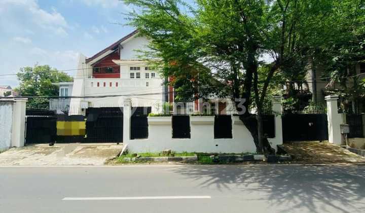 Rumah Buat Usaha Atau Kantor Lokasi Pejaten Parkir Luas