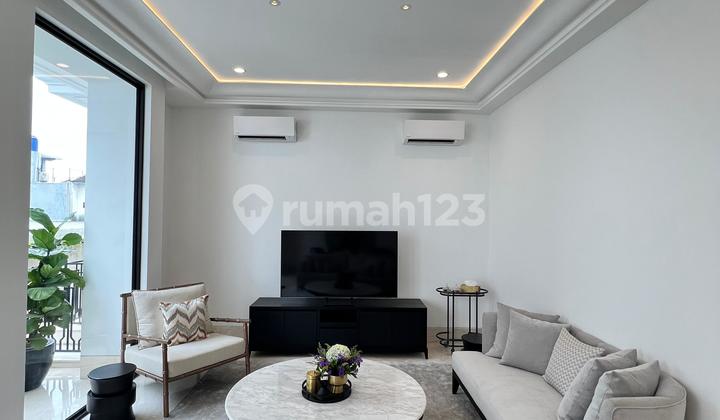 Available! New Modern House Ready to Occupy for Sale in Radio Dalam, Kebayoran Baru, South Jakarta 2