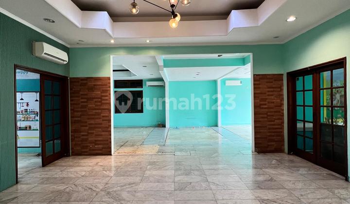 Disewakan Rumah Kokoh Lokasi Prime Area Kemang Jakarta Selatan (Rumah Dijual Hitung Tanah) Disewakan Rumah Kokoh Lokasi Prime Area Kemang Jakarta Selatan (Rumah Dijual Hitung Tanah)