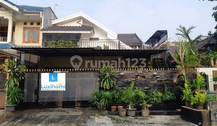 For Sale: House on Ciloto Street, Puri Cinere, South Jakarta, Land Area: 200m² | Building Area: 300m², SHM (Certificate), Single House.