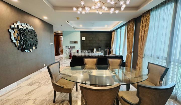 For Rent Senayan City Residence Apartment, Direct access to Senayan City mall, Size 207sqm, Golf view, Private elevator, Fully furnished 2