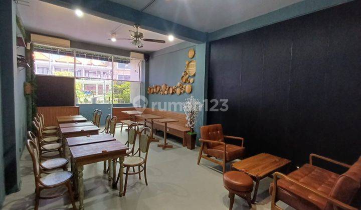 3-Storey Shophouse in Kuta Culinary Center Area Shophouse on Jl Dewi Sri Kuta, Dewi Sri 200 m² Semi Furnished SHM - Freehold Certificate 2