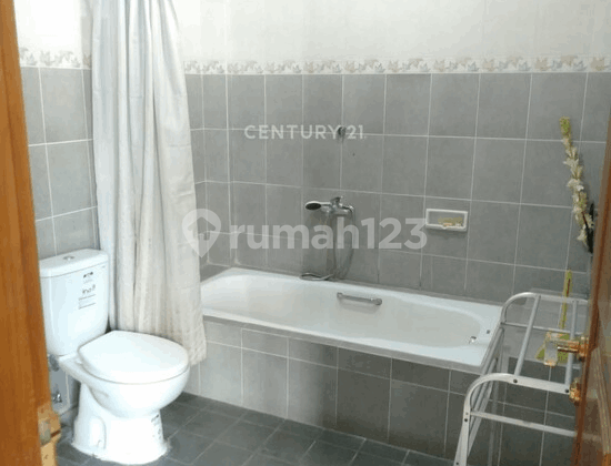 kamar mandi rumah nyaman asri perum kemala