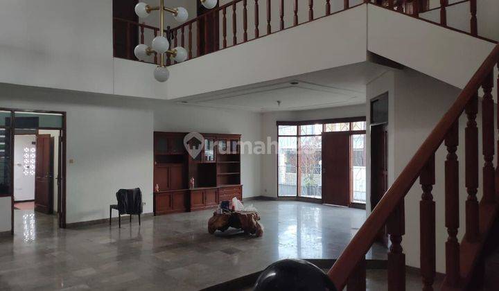 Rumah Besar Di Sayap Katamso Dekat Supratman, Jl. Riau Dan Gasibu Bandung 1