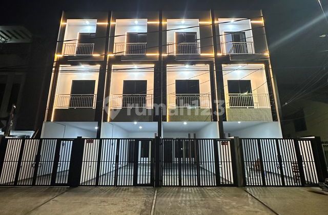 New House for Sale in Tanjung Duren, West Jakarta