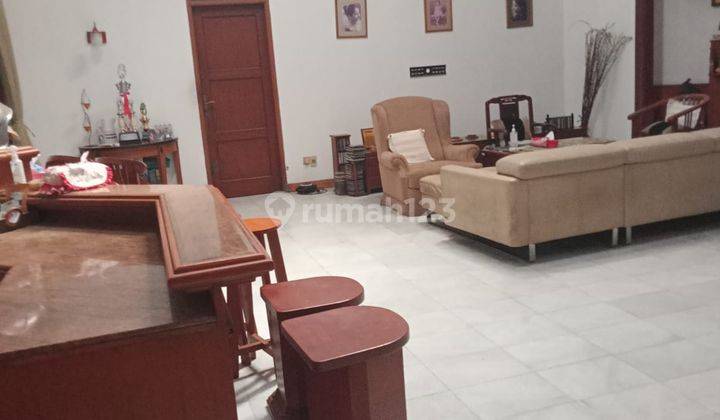 Rumah Semi Furnished SHM di Pejaten, Jakarta Selatan 2