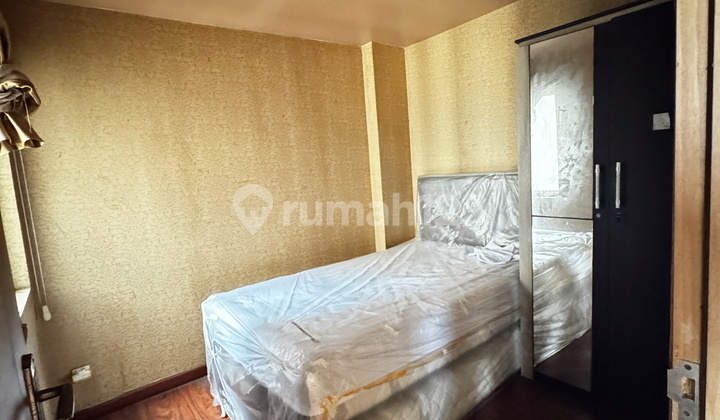For Sale Apartment Unit, in Taman Surya 300 Million Negotiable, Already with Parquet, TV, AC, Refrigerator, etc. 2