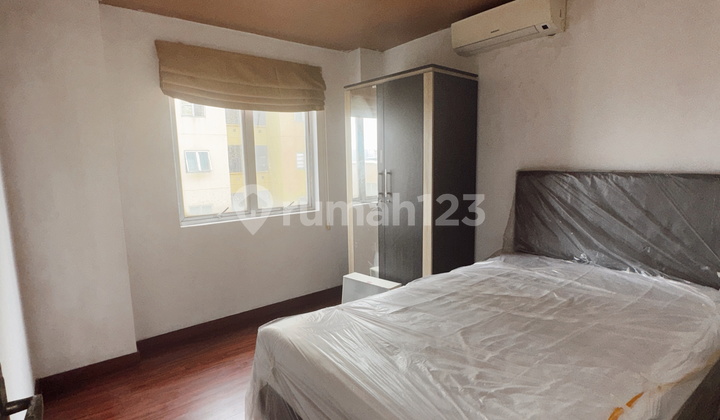 Jual Bu Apartemen, di Taman Surya 300Juta Nego Sudah Parket, TV, AC, Kulkas Dll