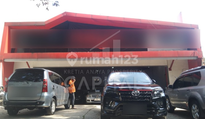 Ruang Usaha Ex Showroom dengan Lokasi yang Strategis di Kota Bandung Jalan Moh Ramdhan Ruang Usaha Ex Showroom dengan Lokasi yang Strategis di Kota Bandung Jalan Moh Ramdhan