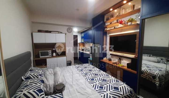Unit Ternyaman Dan Lengkap Full Furnished Siap Huni di Emerald Tower Apartement